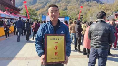 2025年，甘肃省陇南市康县天麻麻王评比及招商会在阳坝召开。三河坝镇斜坡村天麻种